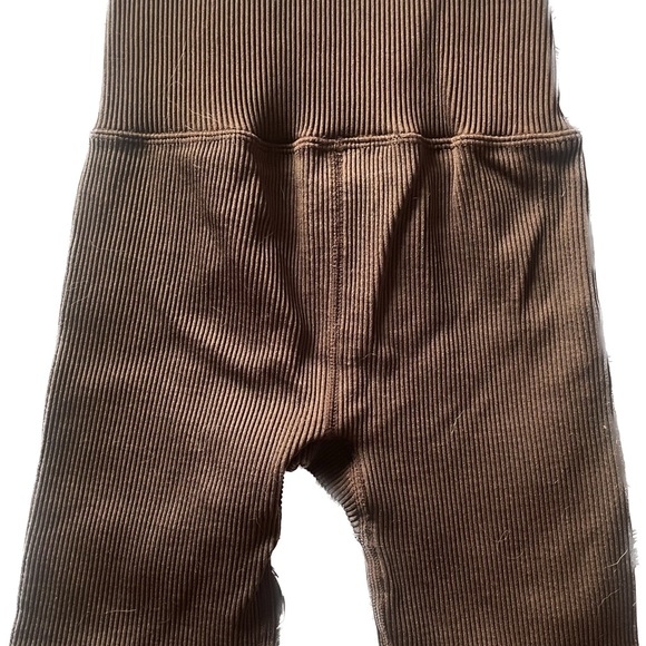 Gap fit Brown Ribbed Biker Shorts 🩳 - Picture 3 of 3
